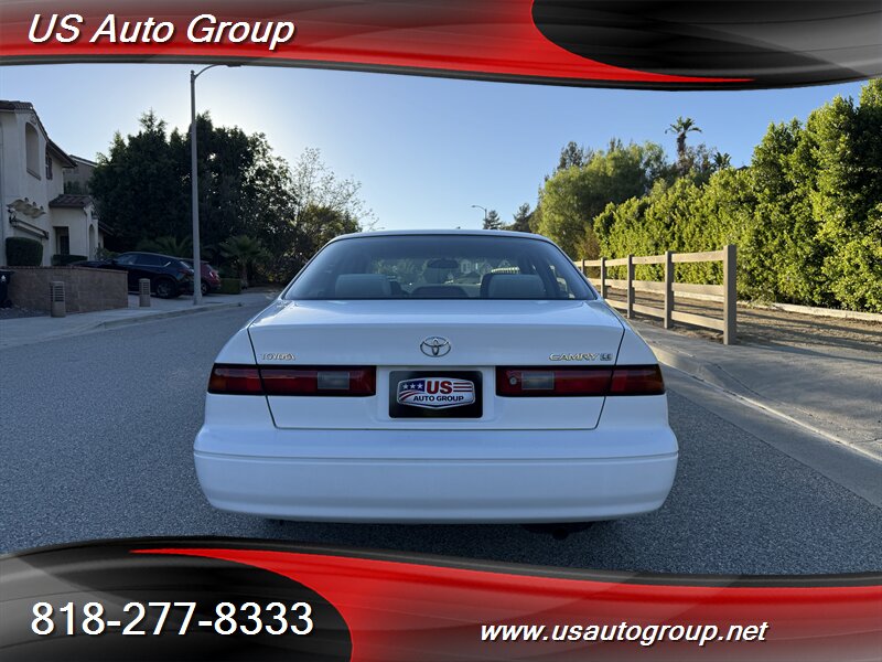1998 Toyota Camry LE - Photo 4 - Sun Valley, CA 91352