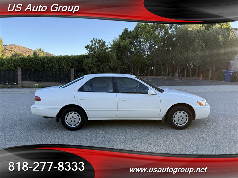 1998 Toyota Camry LE - Photo 8 - Sun Valley, CA 91352