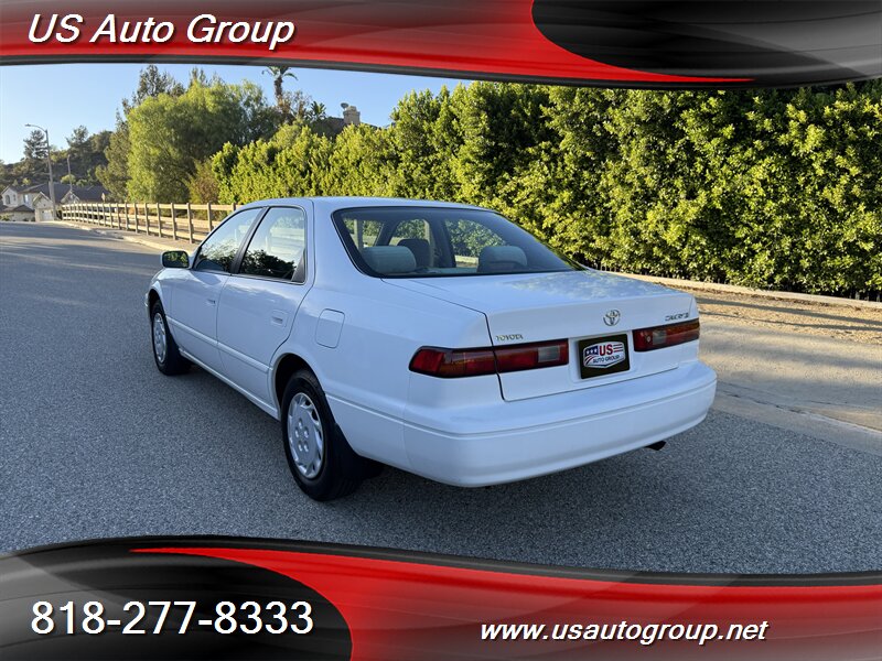 1998 Toyota Camry LE - Photo 6 - Sun Valley, CA 91352