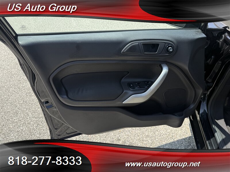 2012 Ford Fiesta SE - Photo 13 - Sun Valley, CA 91352