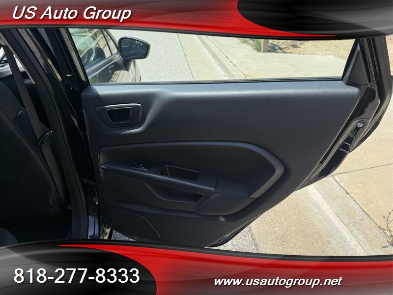 2012 Ford Fiesta SE - Photo 19 - Sun Valley, CA 91352