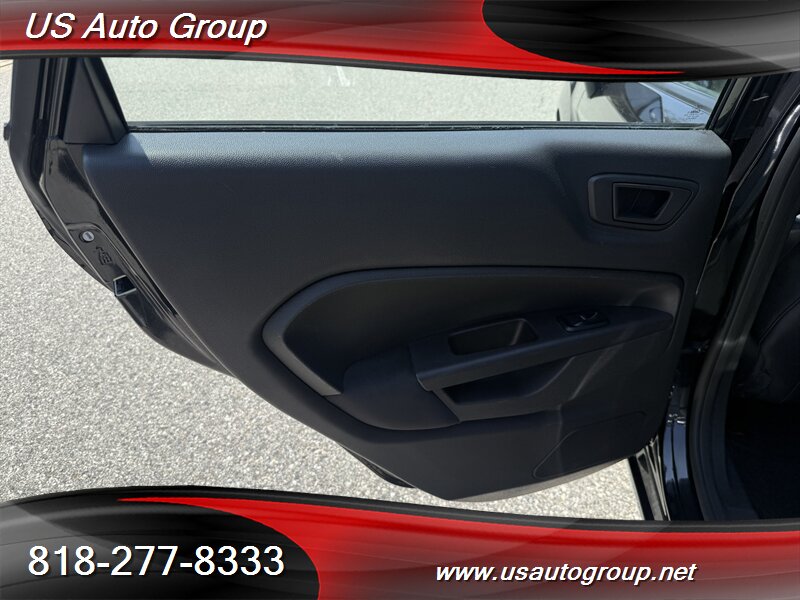 2012 Ford Fiesta SE - Photo 22 - Sun Valley, CA 91352