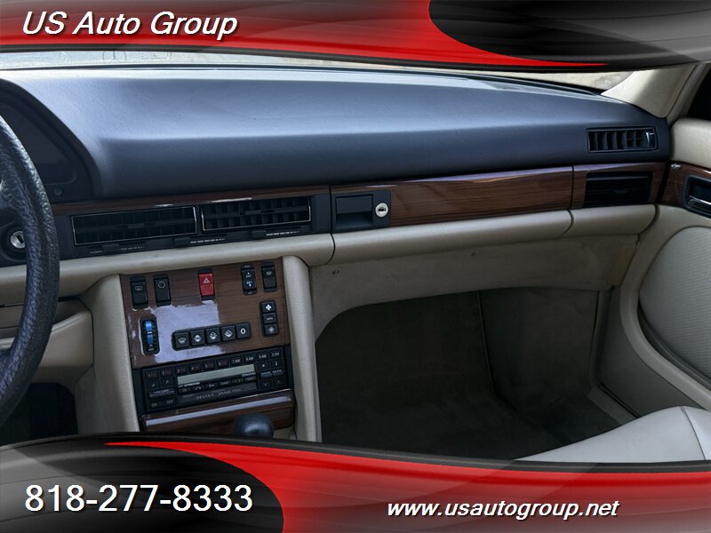 1988 Mercedes-Benz 300 SE - Photo 22 - Sun Valley, CA 91352