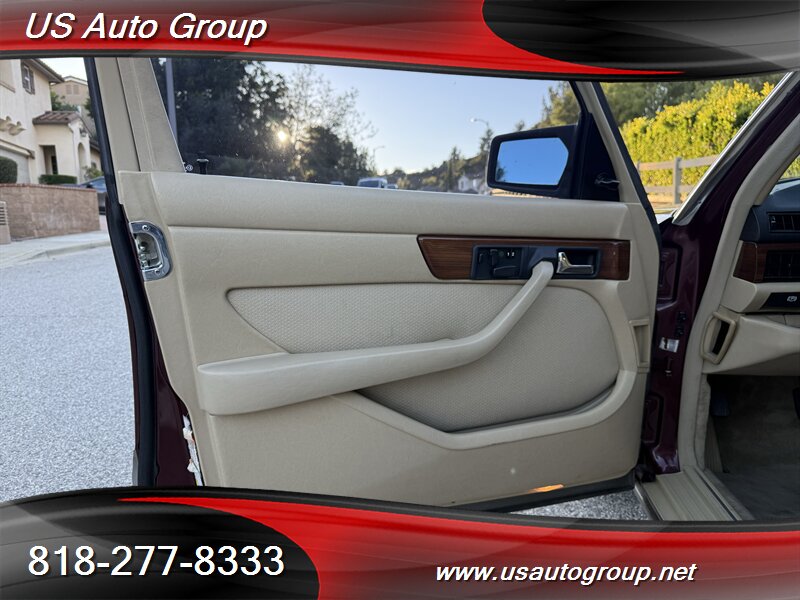 1988 Mercedes-Benz 300 SE - Photo 15 - Sun Valley, CA 91352