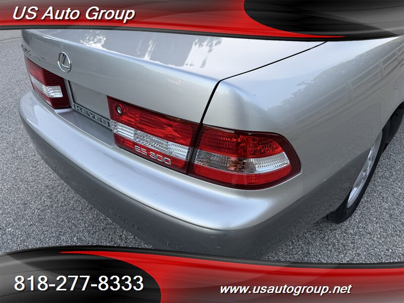2001 Lexus ES 300 - Photo 10 - San Fernando, CA 91340