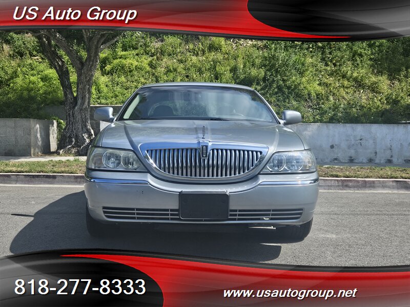 2006 Lincoln Town Car Signature Limited - Photo 1 - San Fernando, CA 91340