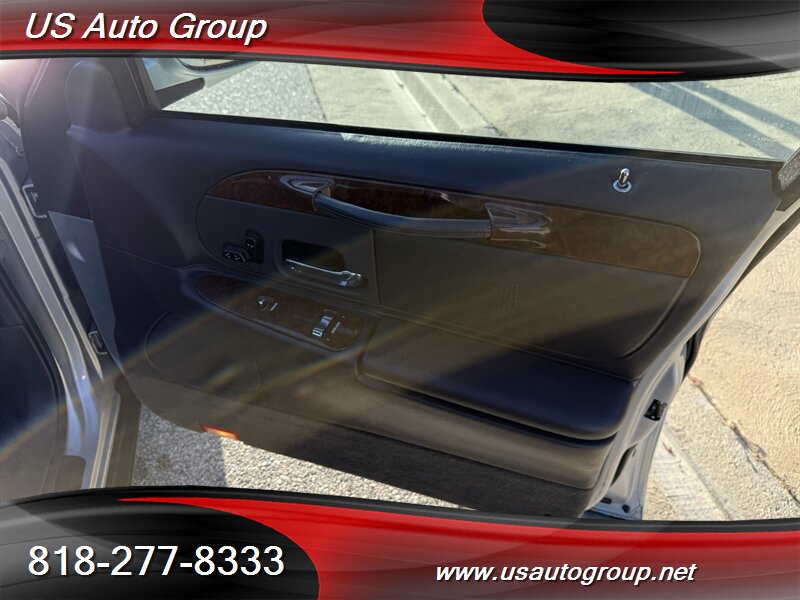 2001 Lincoln Town Car Executive L - Photo 18 - Sun Valley, CA 91352