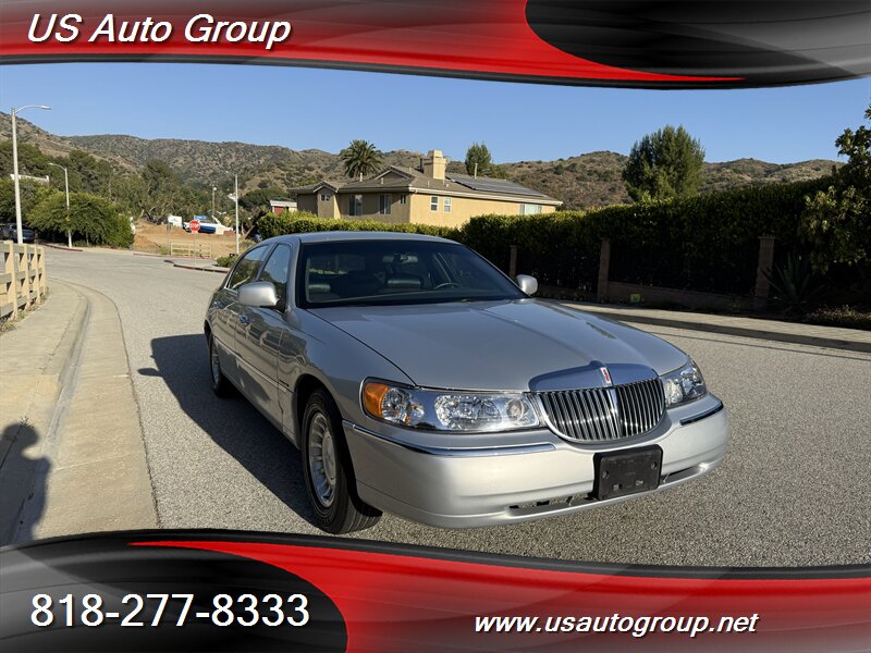 2001 Lincoln Town Car Executive L   - Photo 1 - Sun Valley, CA 91352