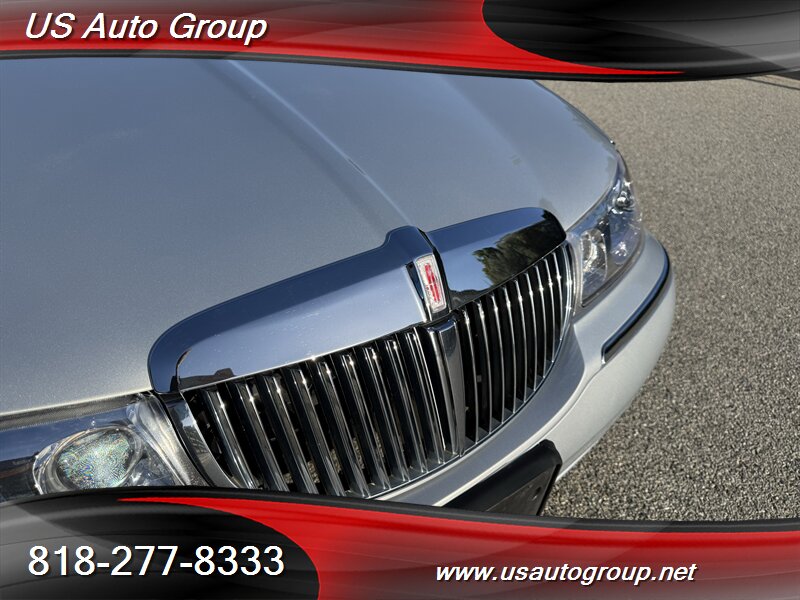 2001 Lincoln Town Car Executive L - Photo 11 - Sun Valley, CA 91352