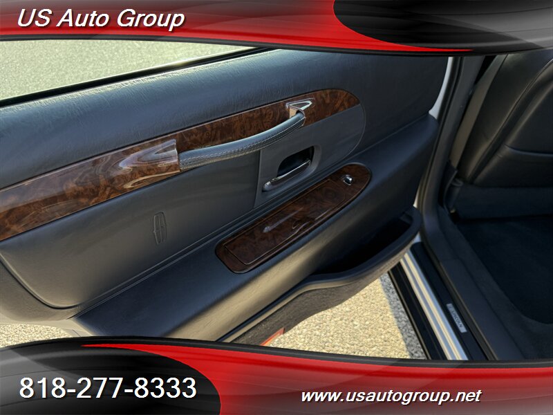 2001 Lincoln Town Car Executive L - Photo 28 - Sun Valley, CA 91352