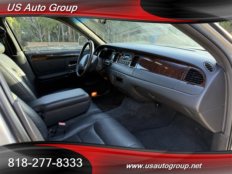 2001 Lincoln Town Car Executive L - Photo 19 - Sun Valley, CA 91352