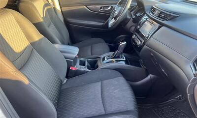 2017 Nissan Rogue SV   - Photo 11 - Delran, NJ 08075
