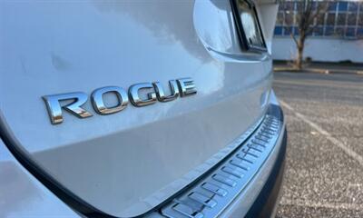 2017 Nissan Rogue SV   - Photo 7 - Delran, NJ 08075