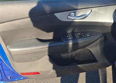 2023 Kia Forte LXS   - Photo 12 - Delran, NJ 08075