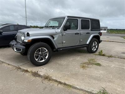 2020 Jeep Wrangler Unlimited Sahara   - Photo 3 - Muscatine, IA 52761