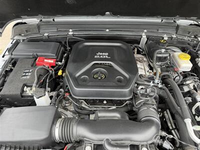 2020 Jeep Wrangler Unlimited Sahara   - Photo 9 - Muscatine, IA 52761
