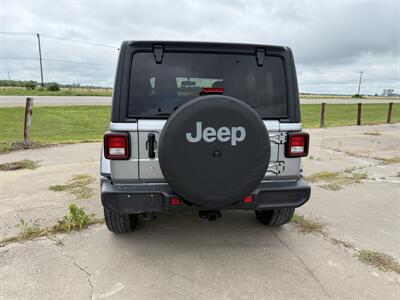2020 Jeep Wrangler Unlimited Sahara   - Photo 7 - Muscatine, IA 52761