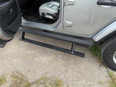 2020 Jeep Wrangler Unlimited Sahara   - Photo 8 - Muscatine, IA 52761