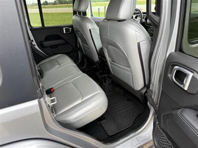 2020 Jeep Wrangler Unlimited Sahara   - Photo 14 - Muscatine, IA 52761