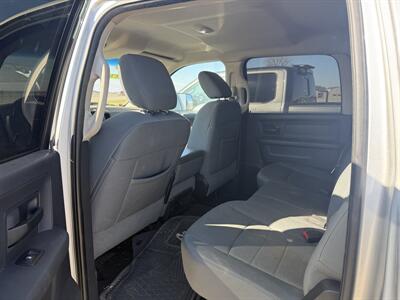 2011 RAM 2500 Big Horn   - Photo 11 - Muscatine, IA 52761