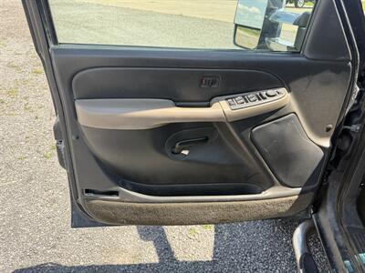 2005 Chevrolet Silverado 2500HD LT   - Photo 12 - Muscatine, IA 52761