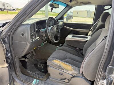 2005 Chevrolet Silverado 2500HD LT   - Photo 9 - Muscatine, IA 52761