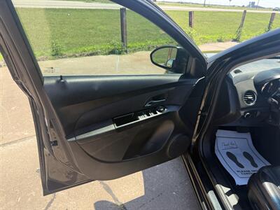 2014 Chevrolet Cruze Diesel - Photo 10 - Muscatine, IA 52761