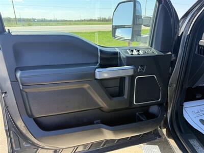 2019 Ford F-350 Super Duty Platinum   - Photo 9 - Muscatine, IA 52761