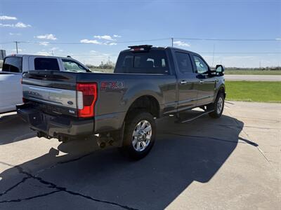 2019 Ford F-350 Super Duty Platinum   - Photo 4 - Muscatine, IA 52761