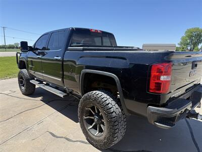 2019 GMC Sierra 2500HD Denali - Photo 7 - Muscatine, IA 52761