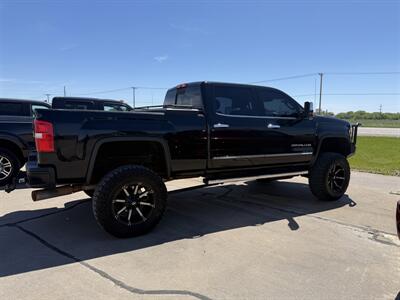 2019 GMC Sierra 2500HD Denali - Photo 4 - Muscatine, IA 52761