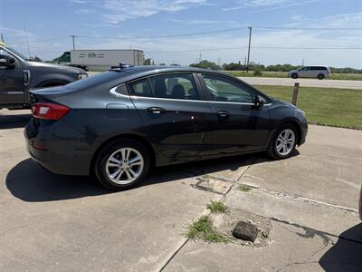 2018 Chevrolet Cruze LT Diesel Manual - Photo 5 - Muscatine, IA 52761