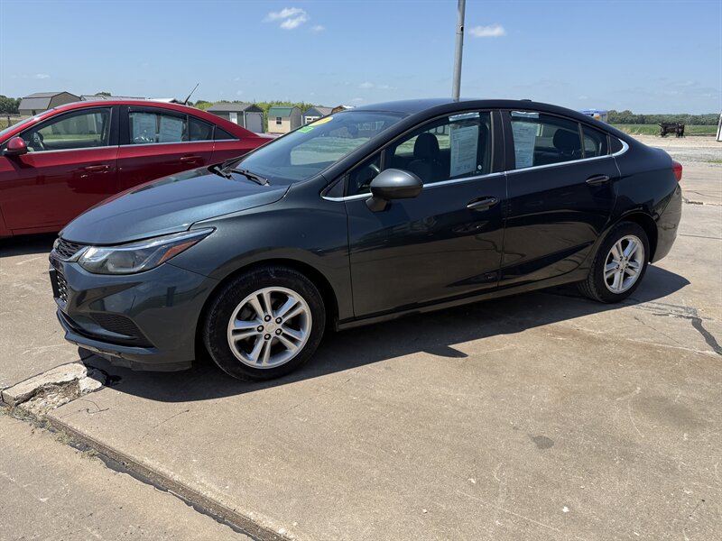 2018 Chevrolet Cruze LT Diesel Manual   - Photo 1 - Muscatine, IA 52761