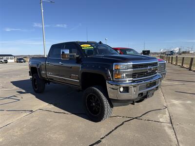 2015 Chevrolet Silverado 2500 LTZ - Photo 3 - Muscatine, IA 52761