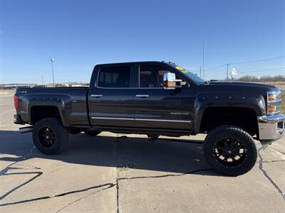 2015 Chevrolet Silverado 2500 LTZ - Photo 4 - Muscatine, IA 52761
