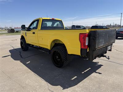 2019 Ford F-250 Super Duty XL   - Photo 6 - Muscatine, IA 52761