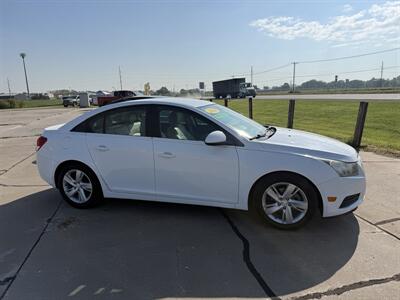 2014 Chevrolet Cruze Diesel - Photo 4 - Muscatine, IA 52761