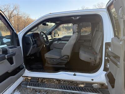 2019 Ford F-350 Super Duty XLT   - Photo 14 - Muscatine, IA 52761