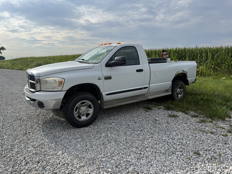 2007 Dodge Ram 2500 SLT   - Photo 1 - Muscatine, IA 52761