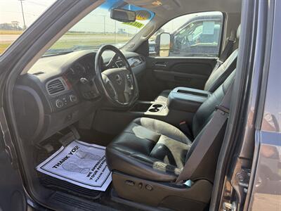 2011 GMC Sierra 2500 SLT   - Photo 8 - Muscatine, IA 52761