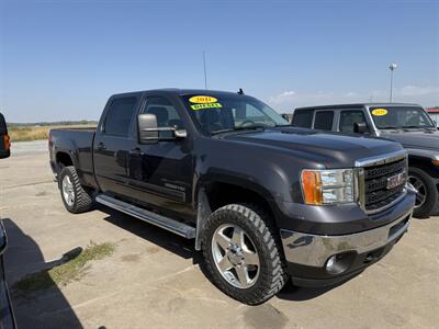 2011 GMC Sierra 2500 SLT   - Photo 2 - Muscatine, IA 52761