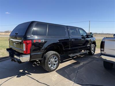 2019 Ford F-250 Super Duty Lariat   - Photo 3 - Muscatine, IA 52761