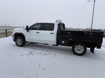 2022 GMC Sierra 2500 Pro   - Photo 8 - Muscatine, IA 52761