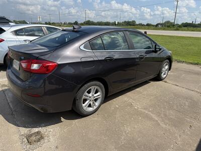 2017 Chevrolet Cruze LT Diesel Manual   - Photo 4 - Muscatine, IA 52761