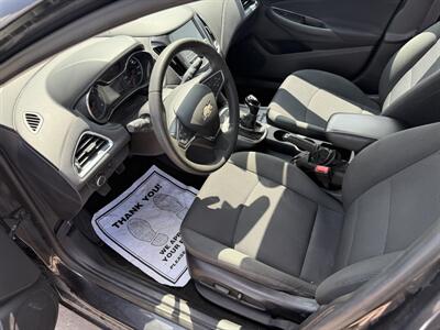 2017 Chevrolet Cruze LT Diesel Manual   - Photo 6 - Muscatine, IA 52761