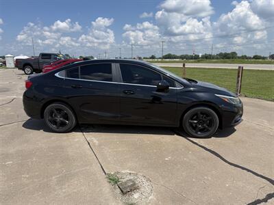 2018 Chevrolet Cruze LT Diesel Manual - Photo 4 - Muscatine, IA 52761