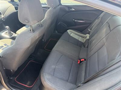 2018 Chevrolet Cruze LT Diesel Manual - Photo 9 - Muscatine, IA 52761