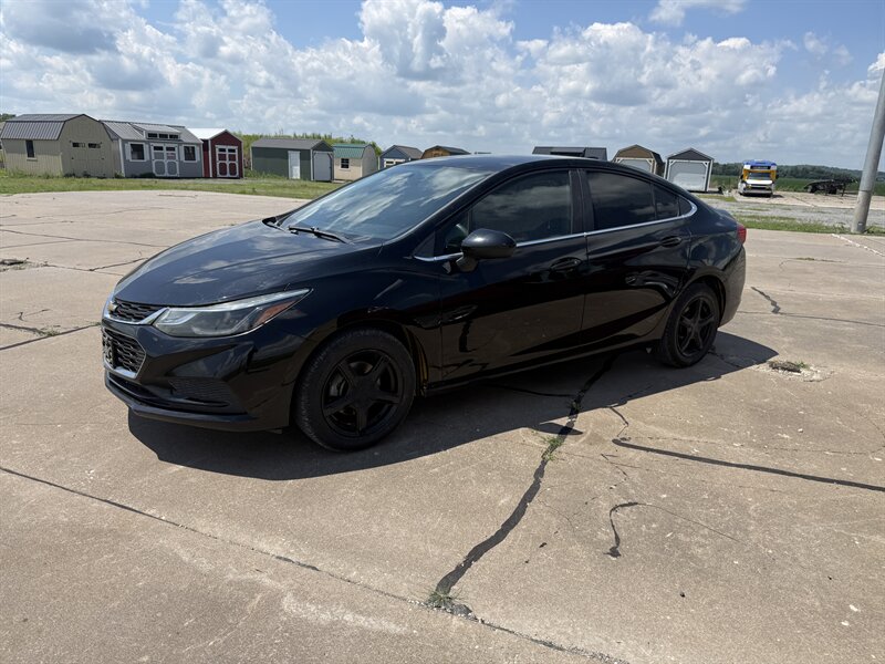 2018 Chevrolet Cruze LT Diesel Manual   - Photo 1 - Muscatine, IA 52761