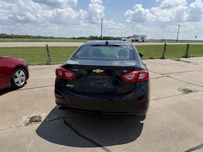 2018 Chevrolet Cruze LT Diesel Manual - Photo 6 - Muscatine, IA 52761