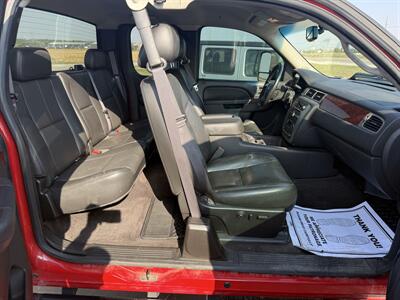 2013 GMC Sierra 2500 SLT   - Photo 9 - Muscatine, IA 52761